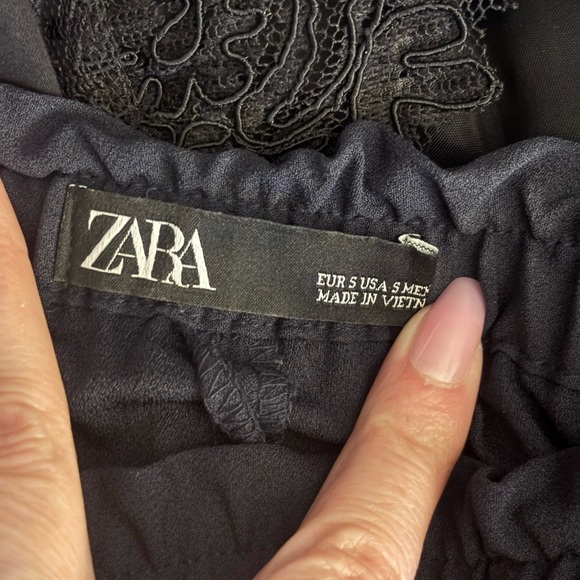 Zara Women’s Black Joggers with Drawstring - Picture 3 of 4